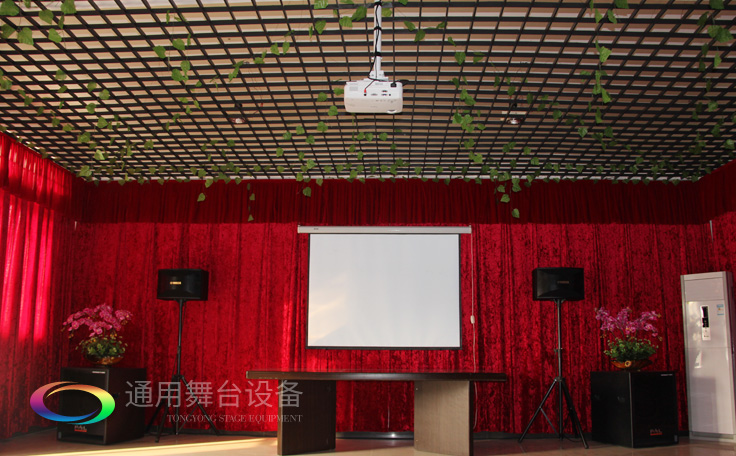 提升舞臺(tái)演出效果！舞臺(tái)幕布顏色搭配常用色——紅、黃、墨綠三原色