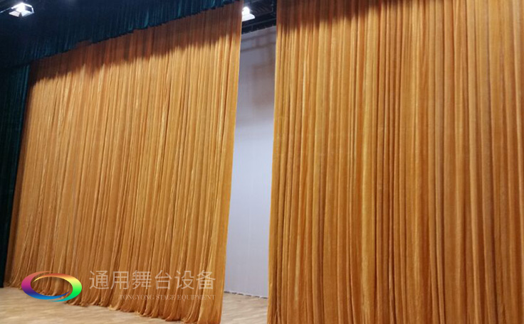 大幕類型、開啟方式！泰州舞臺大幕廠家——通用舞臺吊桿，主要用于演出開始、結(jié)束的舞臺啟閉,有時(shí)也用作場幕使用