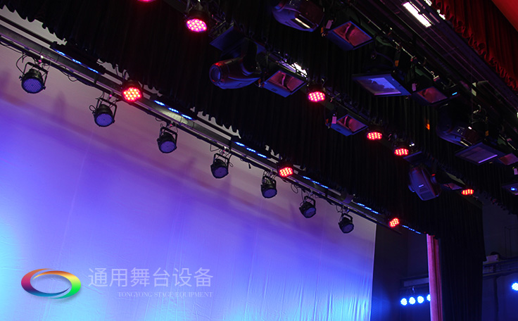 燈光吊桿機組成(桿體結(jié)構(gòu)、卷揚系統(tǒng)和控制系統(tǒng)等)及相關(guān)參數(shù)