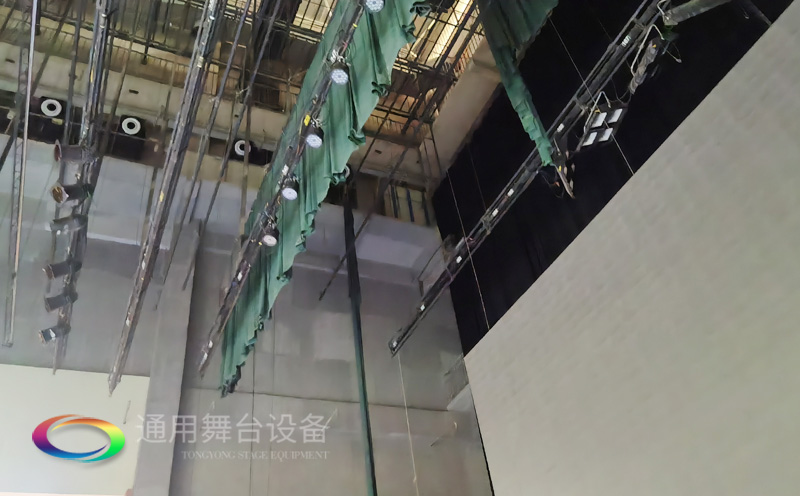 廣西梧州某劇場順利通過項目驗收 項目設計舞臺機械、舞臺吊桿系統(tǒng)、專業(yè)燈光系統(tǒng)等
