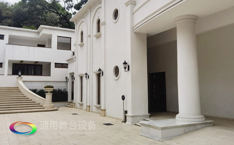 泰州通用舞臺(tái)設(shè)備、舞臺(tái)吊桿幕布承建廣州南方劇院舞臺(tái)項(xiàng)目